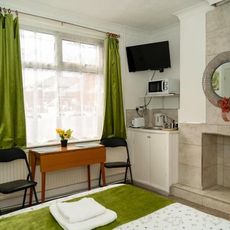 פרסטון Amarillys Guest House מראה חיצוני תמונה