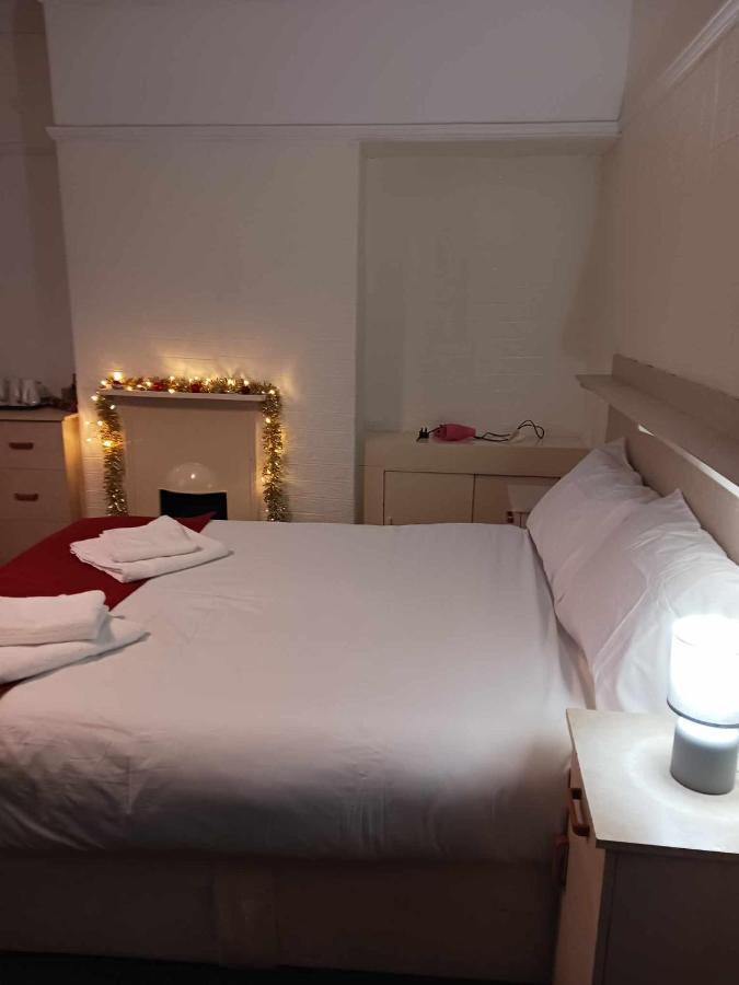 פרסטון Amarillys Guest House מראה חיצוני תמונה