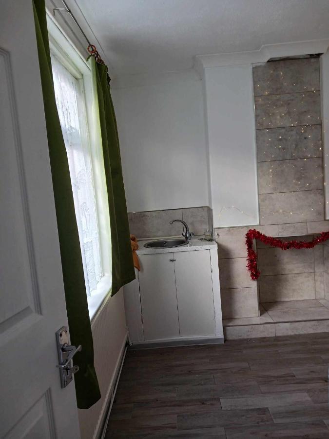 פרסטון Amarillys Guest House מראה חיצוני תמונה